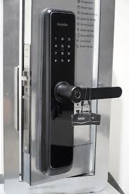 Khóa cửa tự động 03