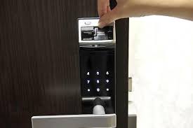 Khóa cửa tự động 06
